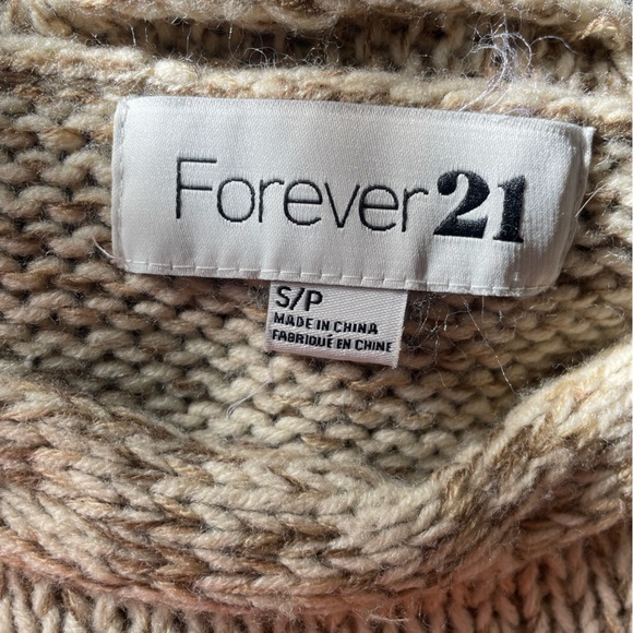 Women’s Scoop Neck Creme Sweater - Picture 3 of 4